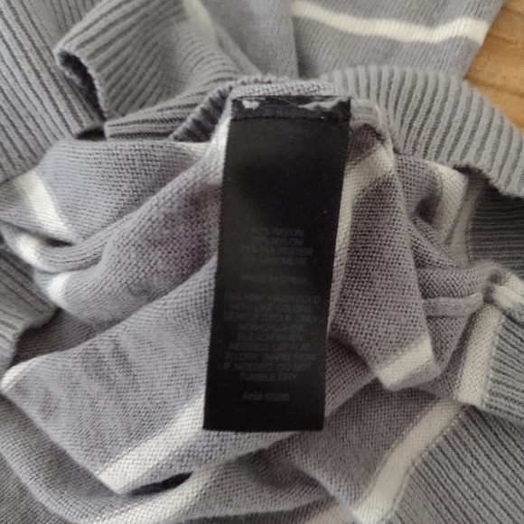 Express Gray Striped Cashmere Blend Dolman Sleeve Sweater Size S - Picture 9 of 9